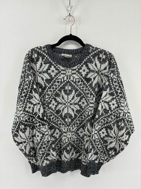 Vintage Grey and White Patterned Sweater